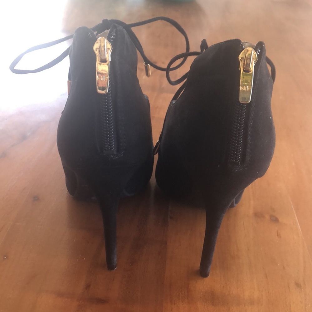Marc Fisher Vegan Suede Black Lace Up Stiletto Pumps Sz 7‎ - EUC - Picture 4 of 10
